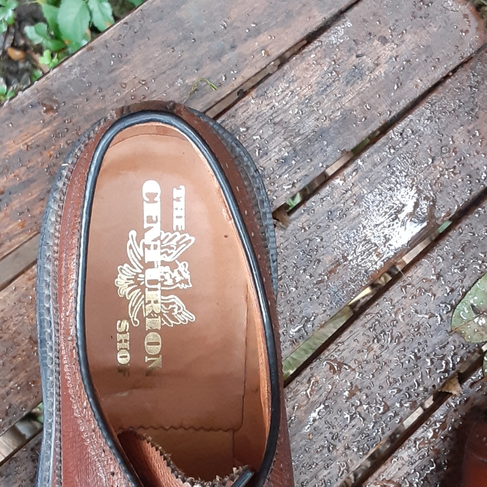 Shoe - Picture 3 of 4
